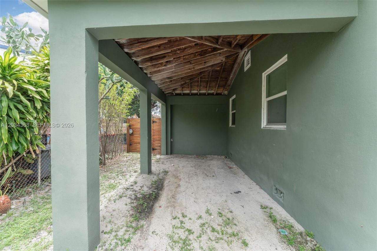 421 NW 105th St, Miami, FL 33150 Photo