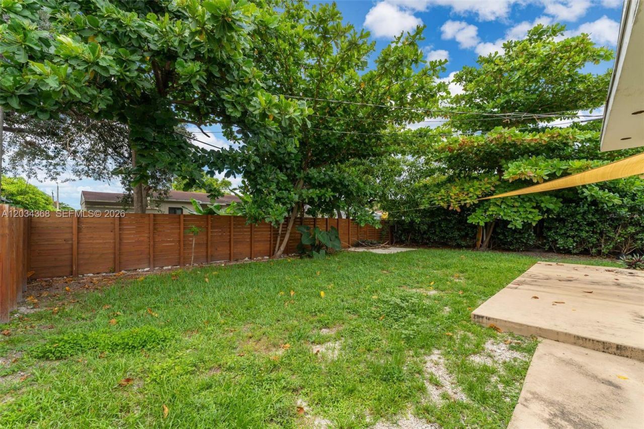 421 NW 105th St, Miami, FL 33150 Photo