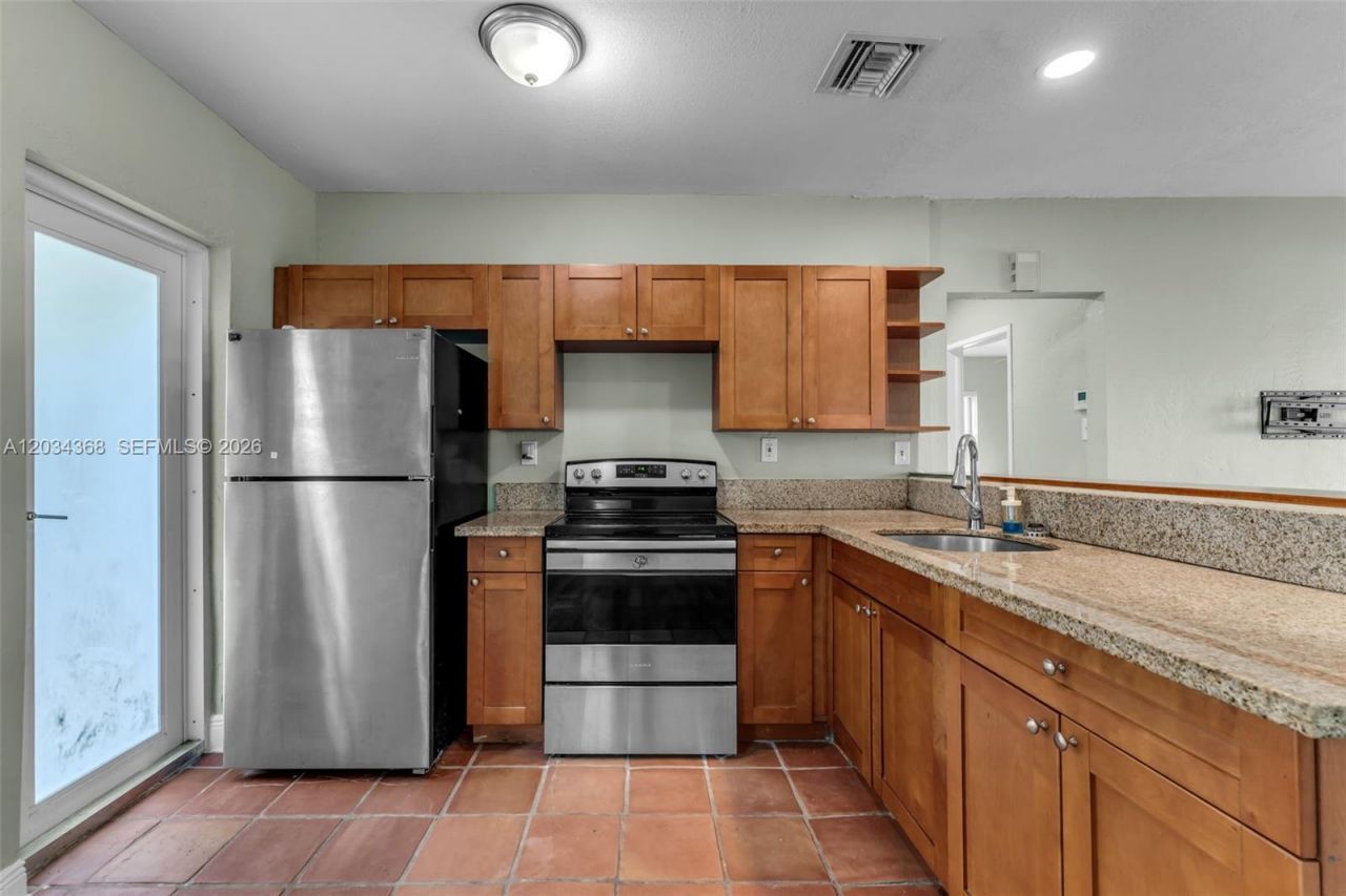 421 NW 105th St, Miami, FL 33150 Photo