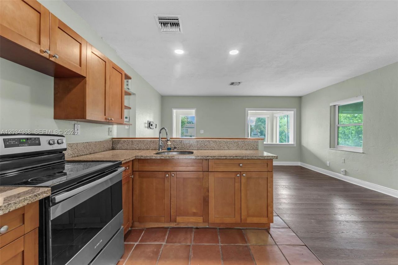 421 NW 105th St, Miami, FL 33150 Photo