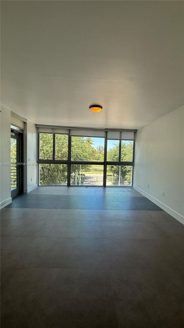 2025 Meridian Ave , Unit 4, Miami Beach, FL 33139 Photo