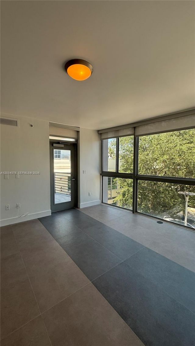 2025 Meridian Ave , Unit 4, Miami Beach, FL 33139 Photo