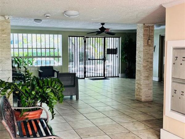 1480 W 46th St , Unit 322, Hialeah, FL 33012
