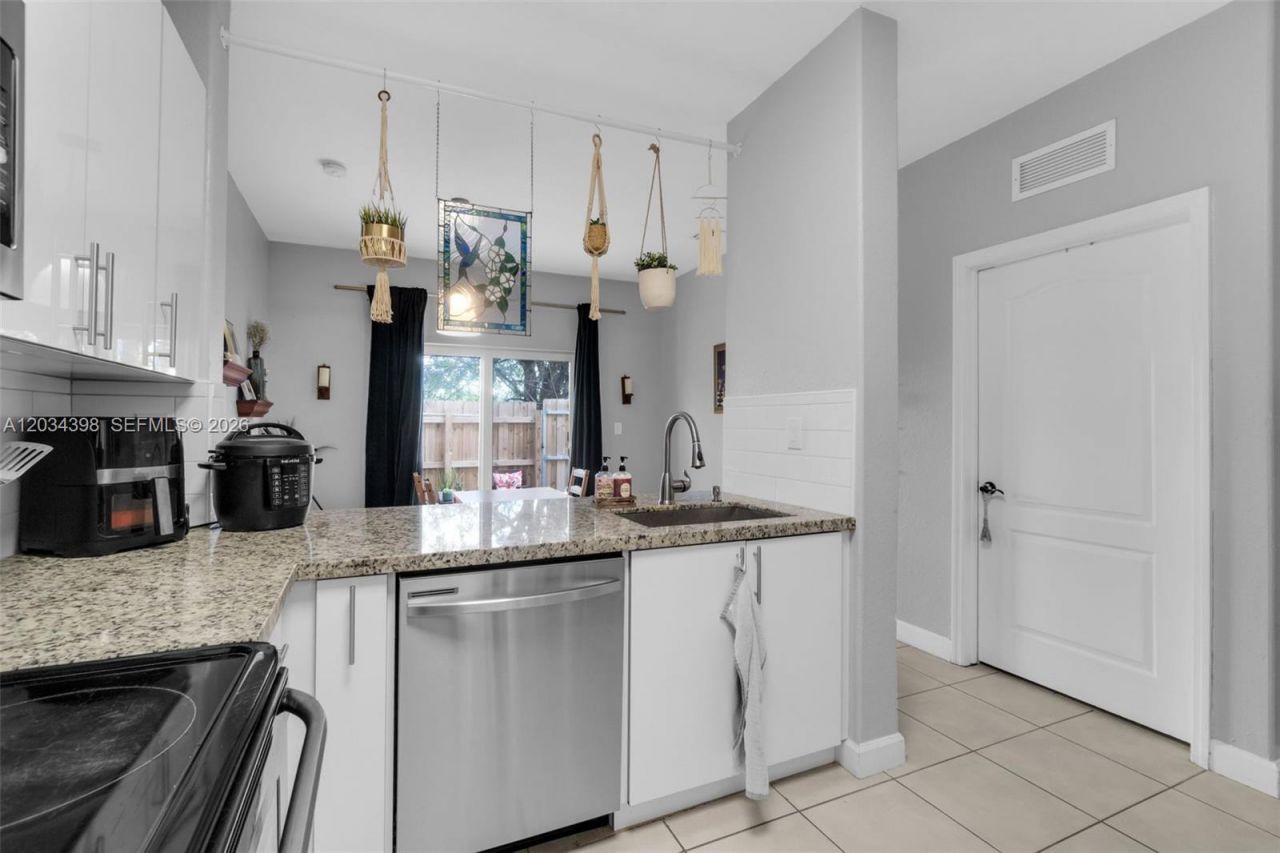 2551 SE 16th Ter , Unit 101, Homestead, FL 33035 Photo