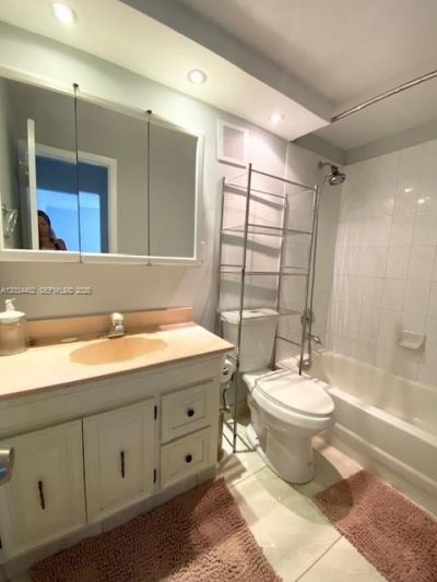 201 178th Dr , Unit 230, Sunny Isles Beach, FL 33160 Photo