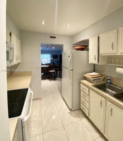 201 178th Dr , Unit 230, Sunny Isles Beach, FL 33160 Photo