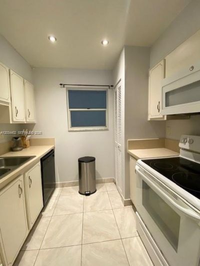 201 178th Dr , Unit 230, Sunny Isles Beach, FL 33160 Photo