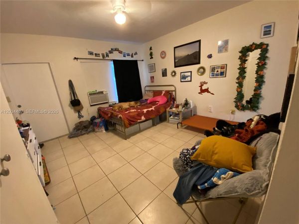 730 SW 10th St, Unit 4, Miami, FL 33130