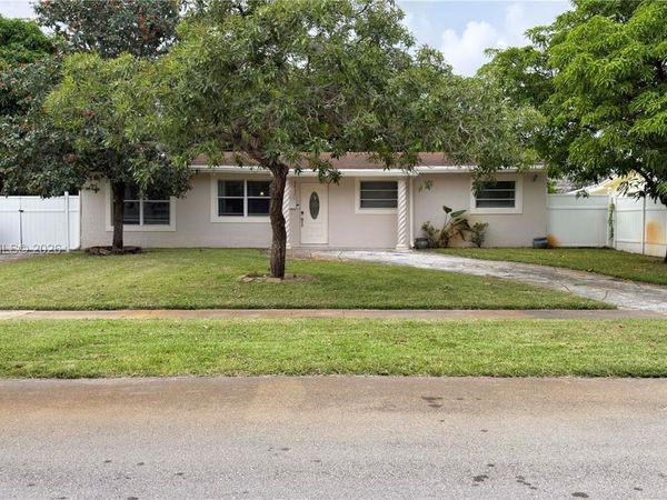 4431 NW 36th Ct , Lauderdale Lakes, FL 33319
