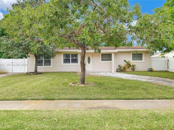 4431 NW 36th Ct, Lauderdale Lakes, FL 33319
