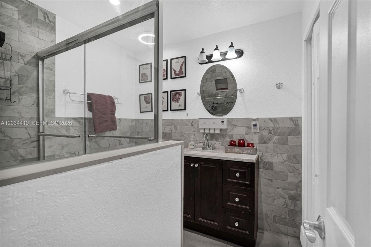 4431 NW 36th Ct, Lauderdale Lakes, FL 33319 Photo
