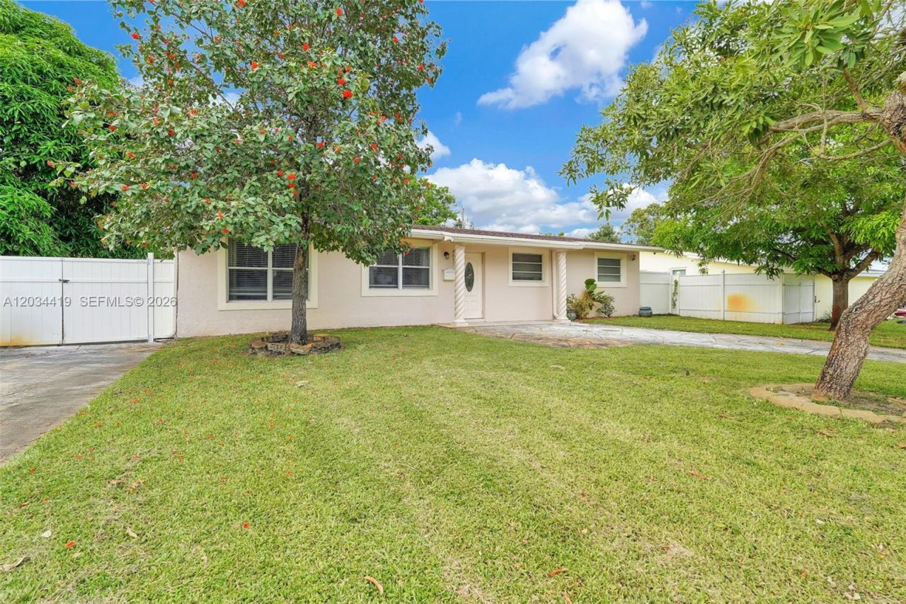 4431 NW 36th Ct, Lauderdale Lakes, FL 33319 Photo