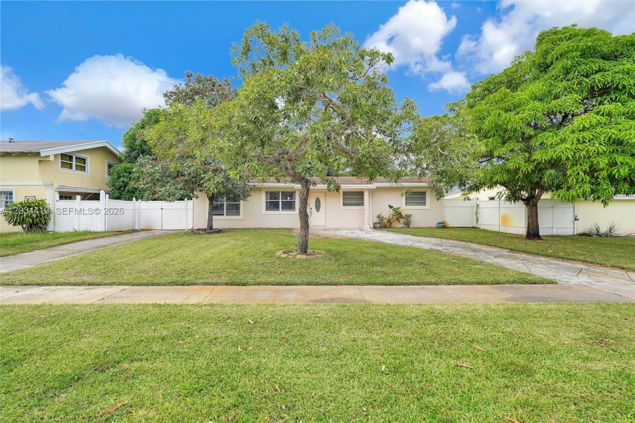 4431 NW 36th Ct, Lauderdale Lakes, FL 33319 Photo