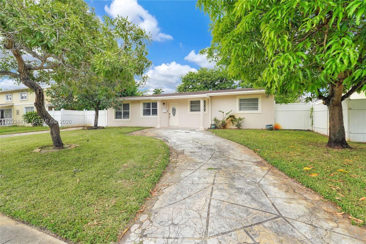 4431 NW 36th Ct, Lauderdale Lakes, FL 33319 Photo