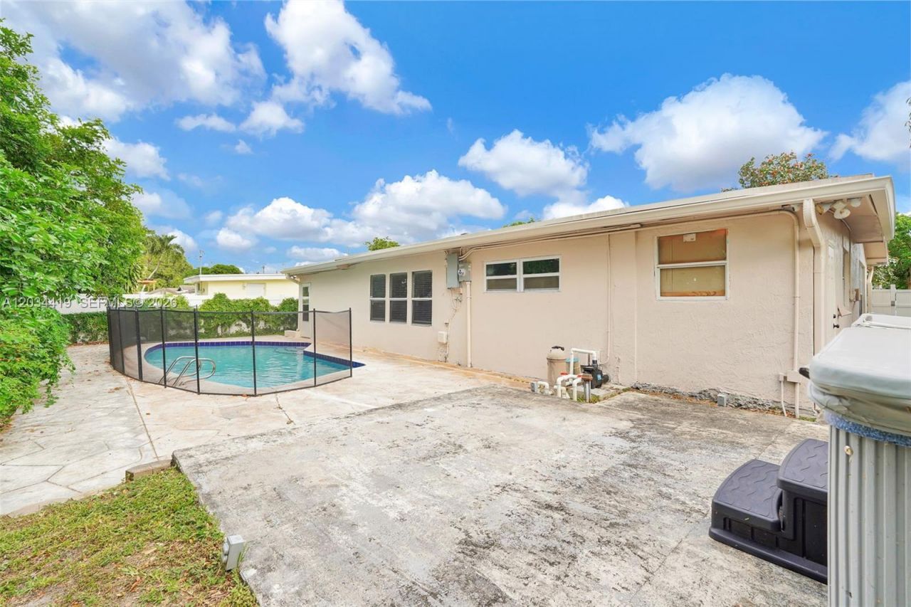 4431 NW 36th Ct, Lauderdale Lakes, FL 33319 Photo