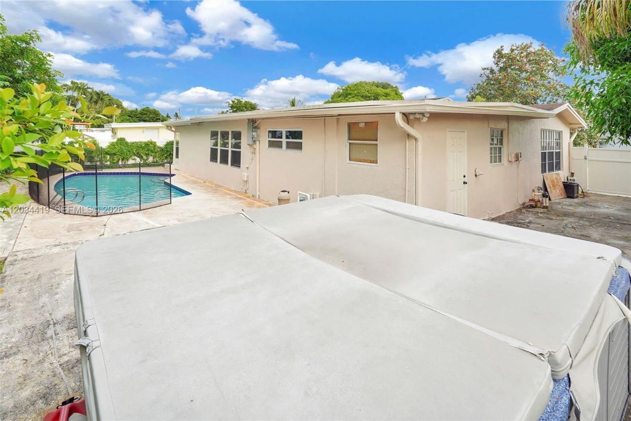4431 NW 36th Ct, Lauderdale Lakes, FL 33319 Photo