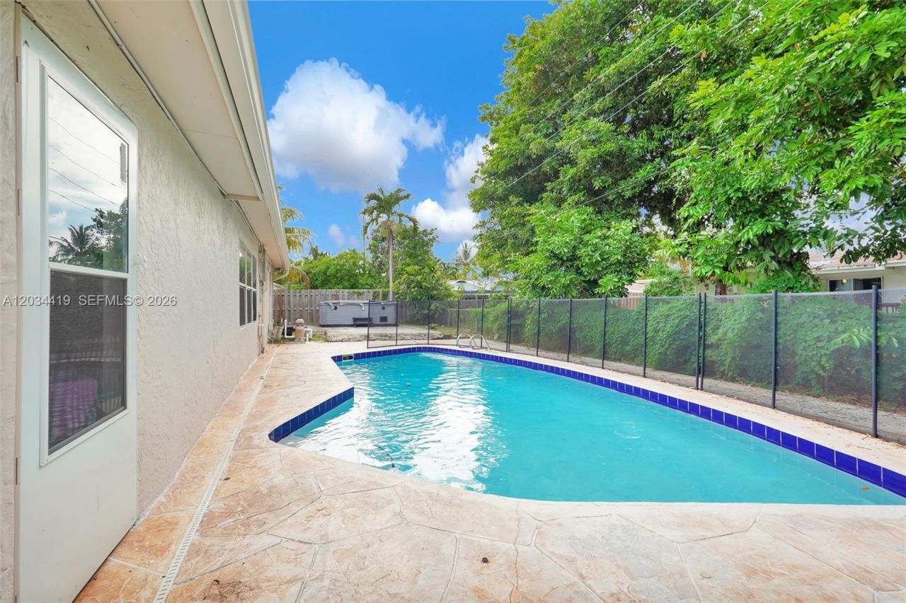 4431 NW 36th Ct, Lauderdale Lakes, FL 33319 Photo