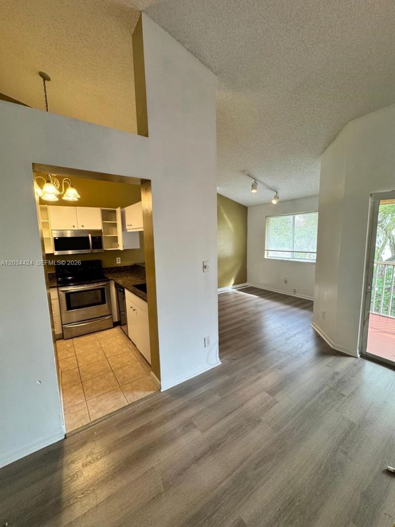 911 Coral Club Dr, Unit 911, Coral Springs, FL 33071 Photo