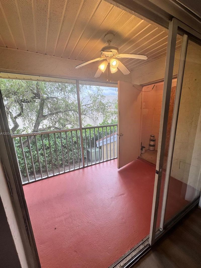 911 Coral Club Dr, Unit 911, Coral Springs, FL 33071 Photo