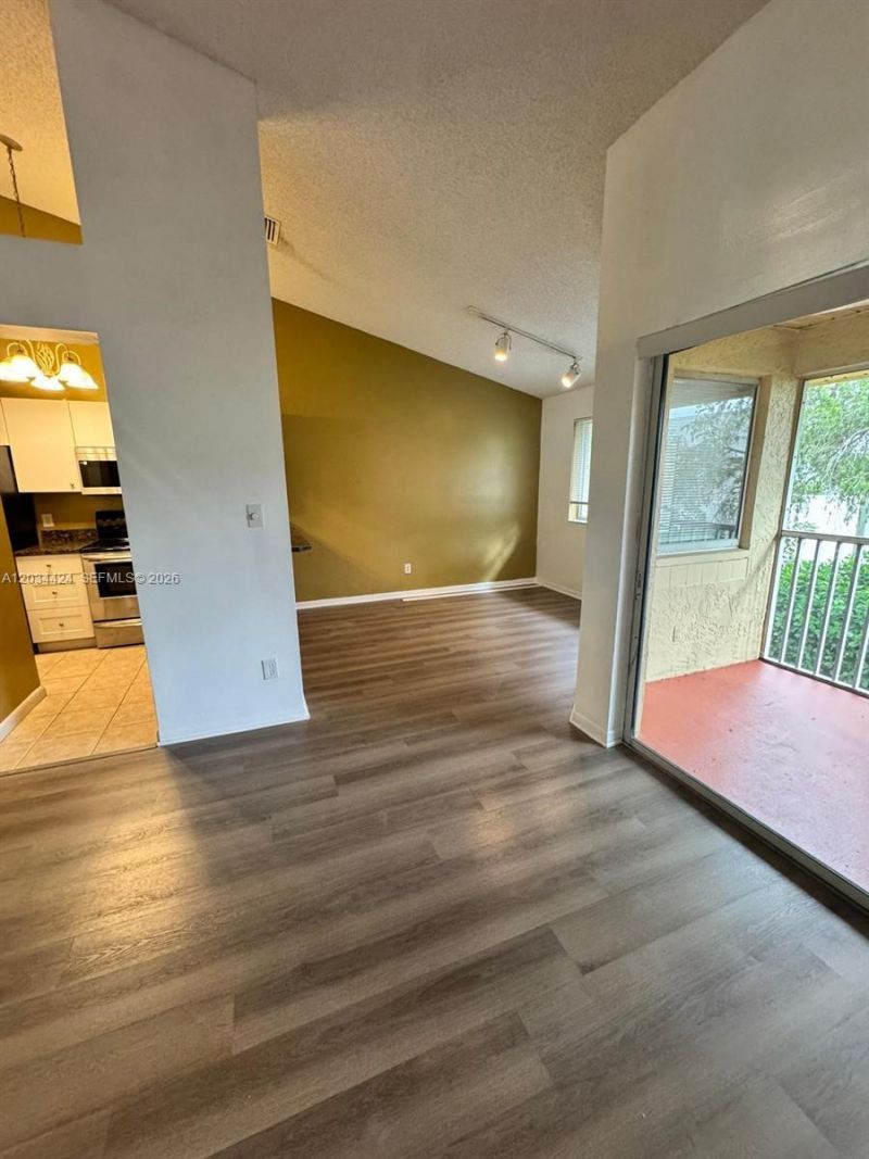 911 Coral Club Dr, Unit 911, Coral Springs, FL 33071 Photo