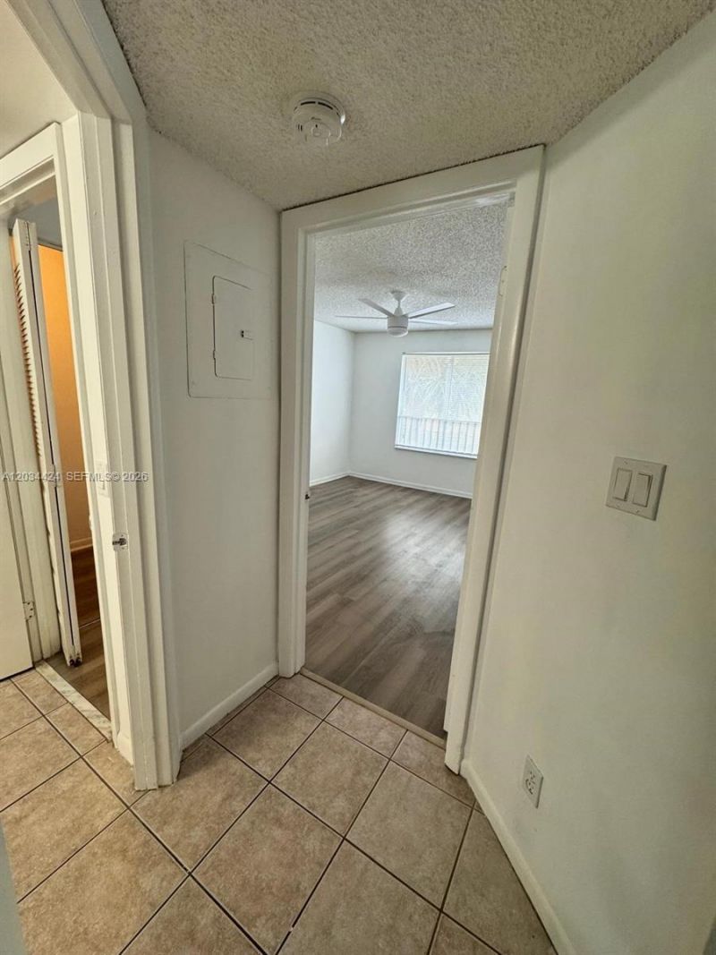 911 Coral Club Dr, Unit 911, Coral Springs, FL 33071 Photo