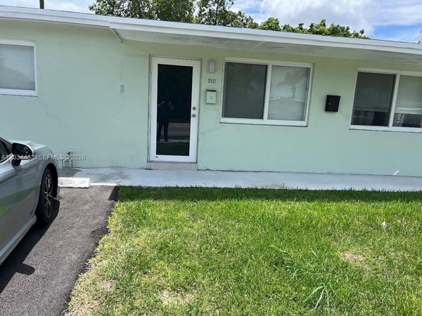 910 N 56th Ave, Unit 1, Hollywood, FL 33021