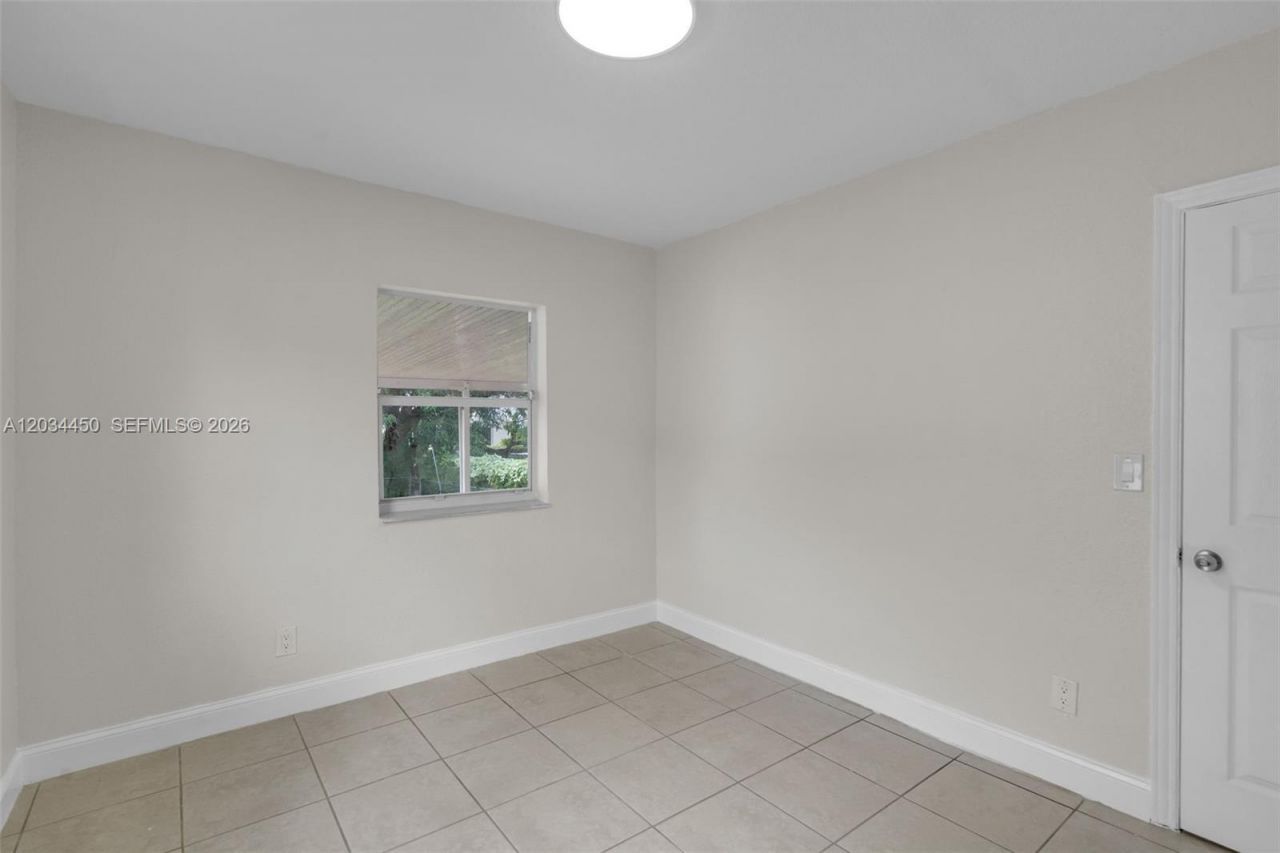 2791 SW 34th Ct, Miami, FL 33133 Photo