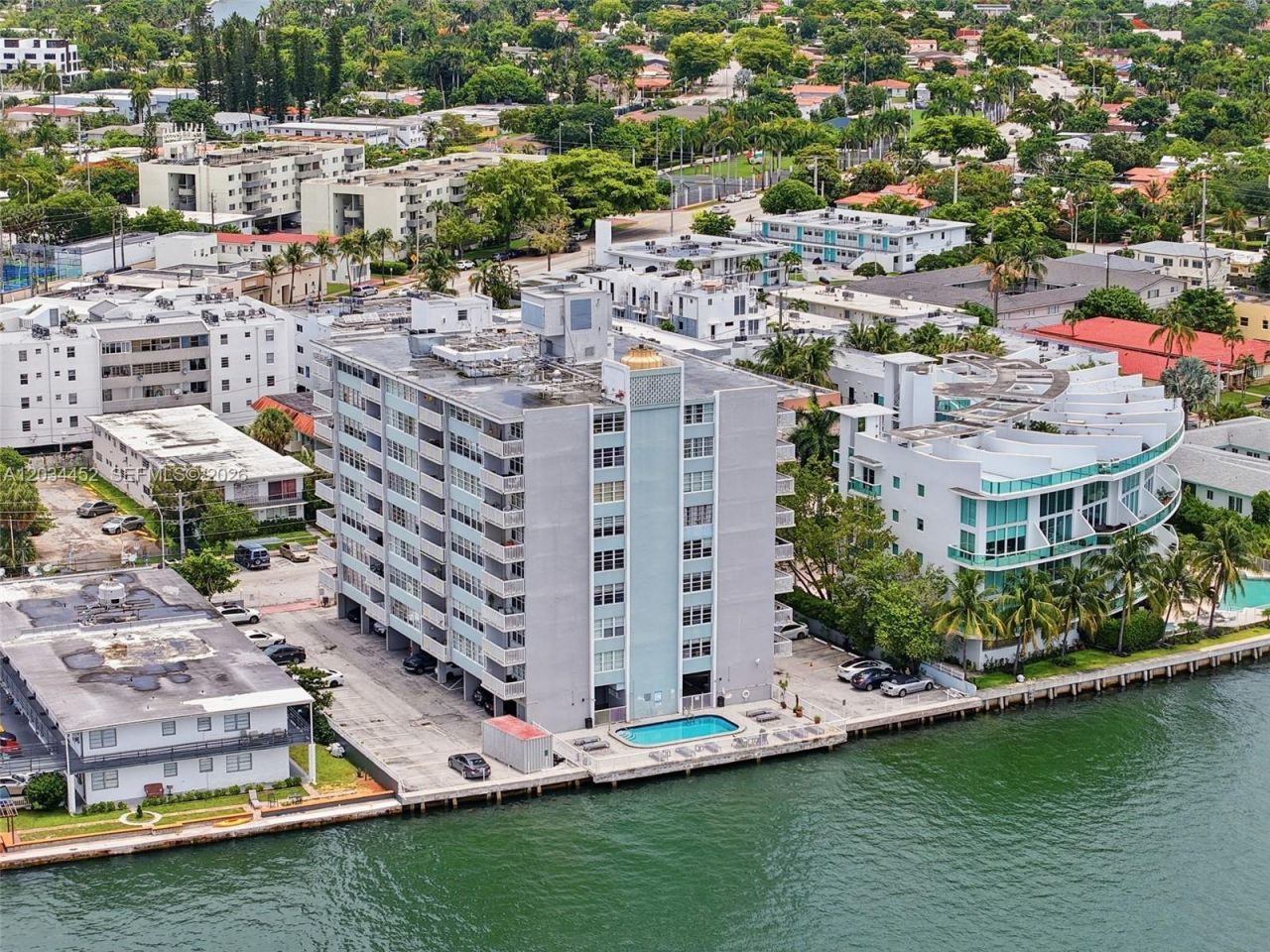 2016 Bay Dr, Unit 504, Miami Beach, FL 33141 Main Photo