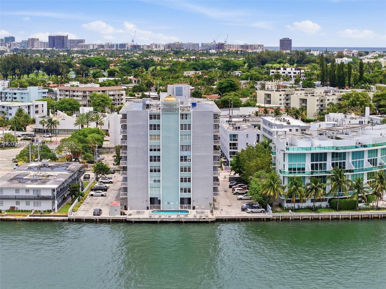 2016 Bay Dr , Unit 504, Miami Beach, FL 33141 Photo