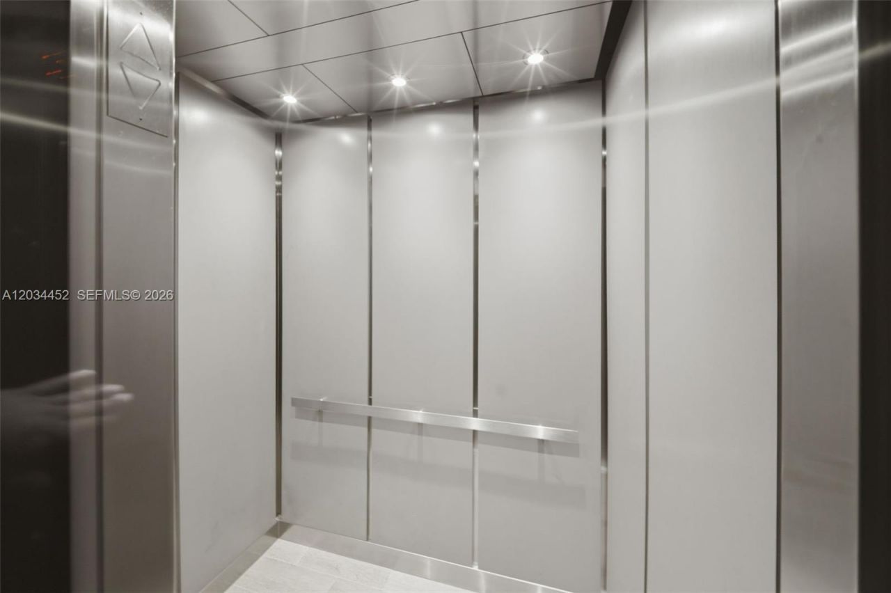 2016 Bay Dr , Unit 504, Miami Beach, FL 33141 Photo