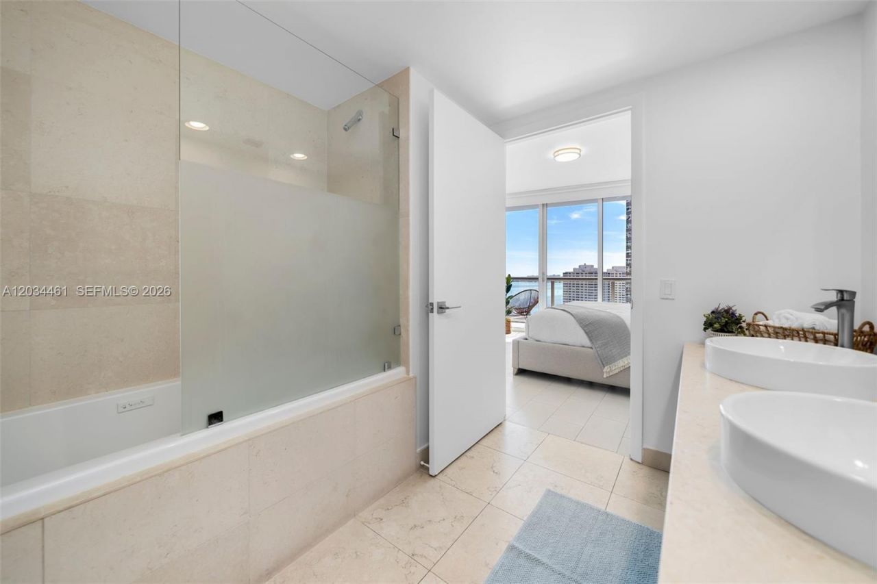 485 Brickell Ave , Unit 1709, Miami, FL 33131 Photo