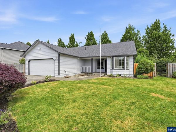 1287 Bernard St, Woodburn, OR 97071
