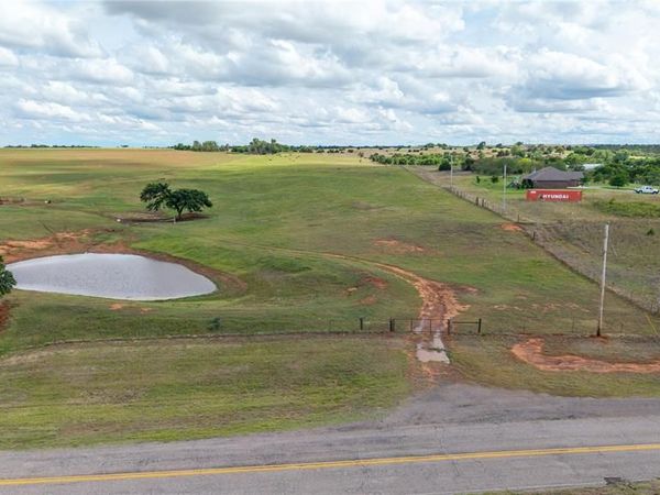 S Frontage Road, Weatherford, OK 73096