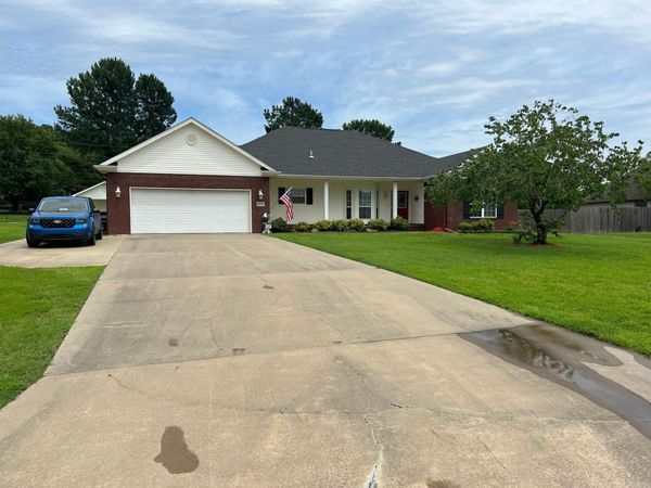 1610 tiger lily Circle , Greenwood, AR 72936