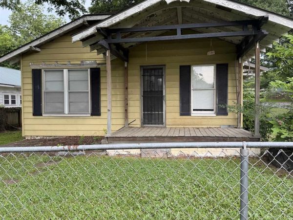511 N Oak Street, Morrilton, AR 72110