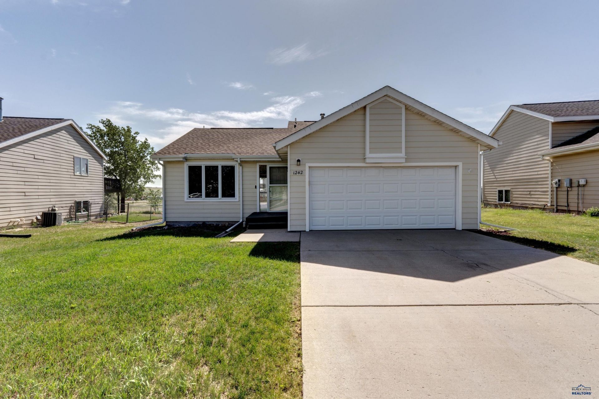 1242 Range View Cir, Rapid City, SD 57701 Main Photo