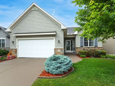 5038 Emeis View Court , Davenport, IA 52804