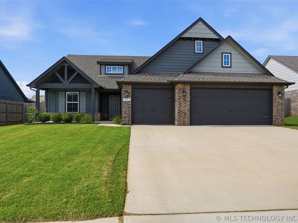 1423 E South Park Place, Broken Arrow, OK 74011