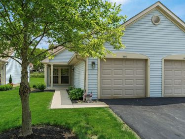 124 Oak Creek Place, Gahanna, OH 43230