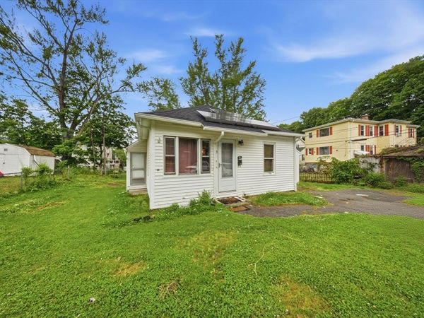 3 Brief St, Worcester, MA 01604