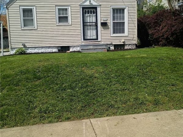 815 Russell Avenue, Akron, OH 44307