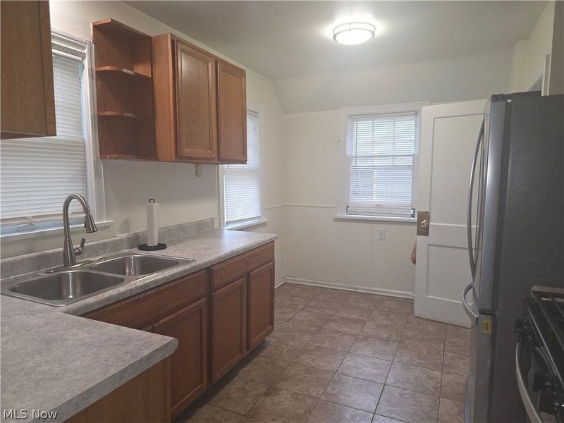 815 Russell Avenue, Akron, OH 44307 Photo 5