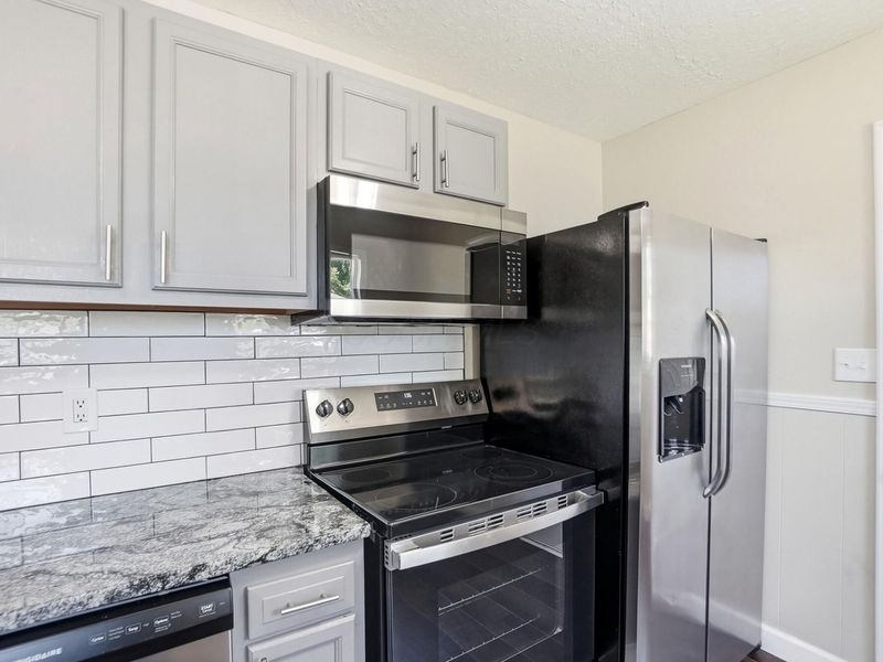 3559 Wyncote Road , Columbus, OH 43232 Photo 11