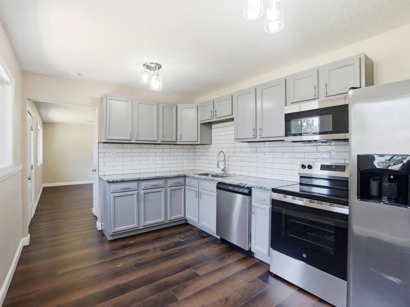 3559 Wyncote Road , Columbus, OH 43232 Photo 8