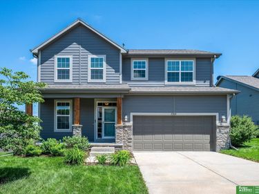 8521 N 172 Circle, Bennington, NE 68007