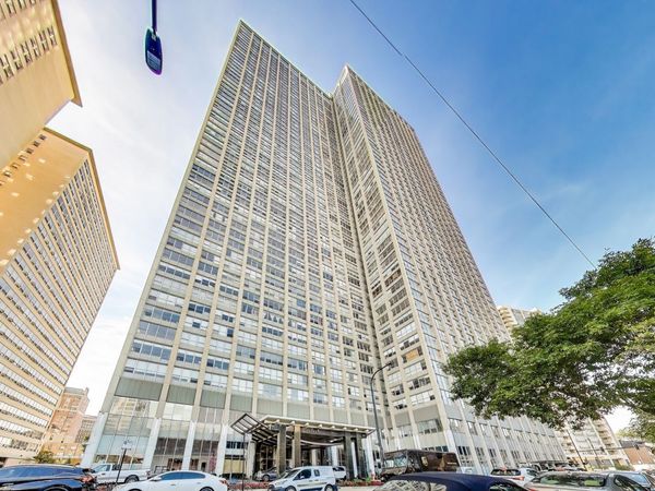 655 W IRVING PARK Road, Unit 1915, Chicago, IL 60613