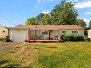 1319 Coutant Street, Flushing, MI 48433