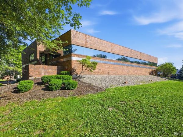 15360 S Commerce Drive, Dearborn, MI 48120