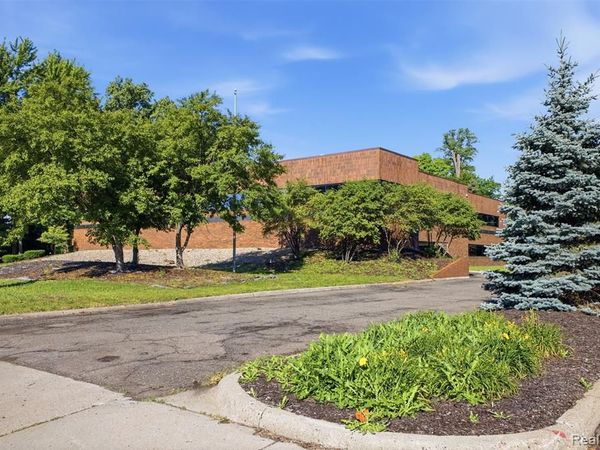 15360 S Commerce Drive , Dearborn, MI 48120