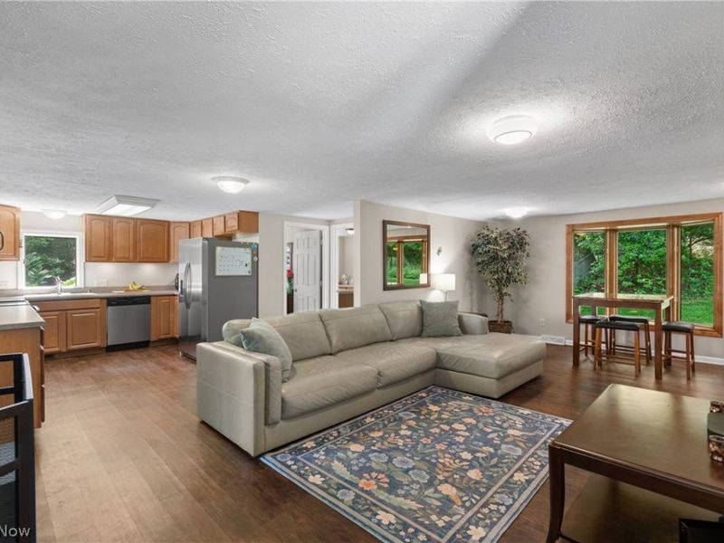 20 Pontiac Trail, Malvern, OH 44644 Photo 12